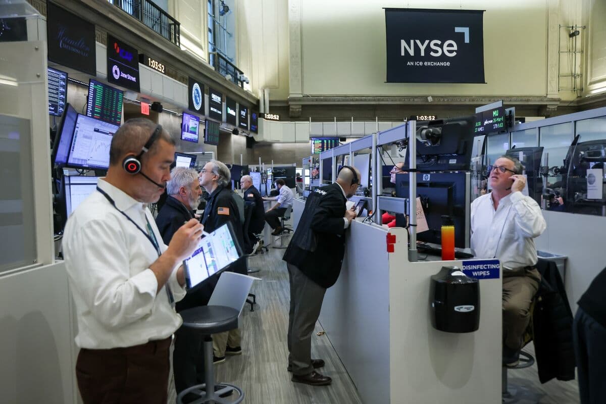 Stocks Climb as Chipmaker Enthusiasm Drowns Out Hotter Inflation