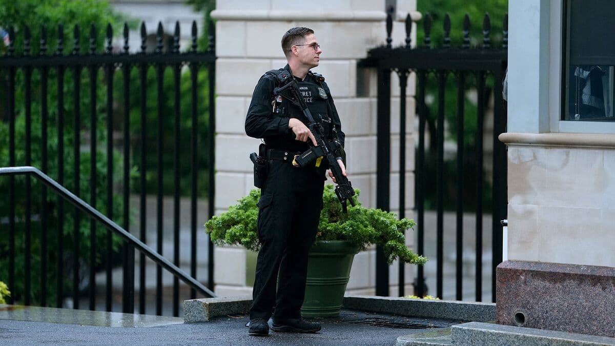 Gunman Killed by Secret Service After Firing Near White House