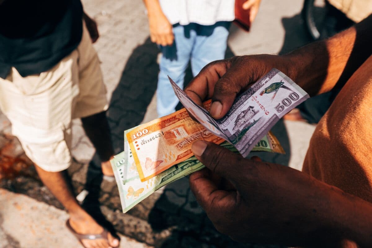 Sri Lankan Rupee Rallies Most in Three Years, Leads Asia FX