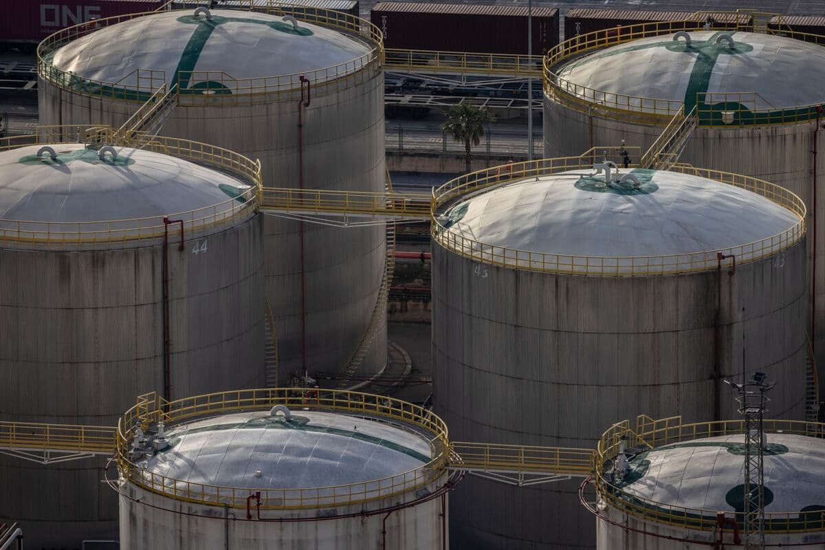 Oil Ticks Higher as Gulf Clashes Threaten to Derail Ceasefire
