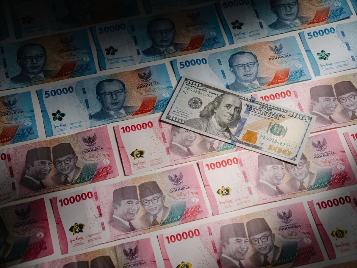 Indonesia Kicks Off Latest Foreign Bond Sale as Pressure Builds