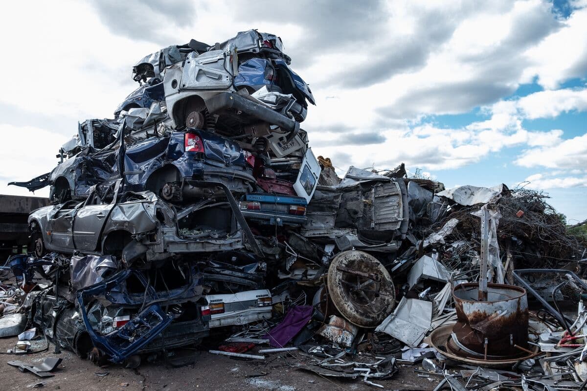 The Great Bond Car Wreck &mdash; in Slow Motion
