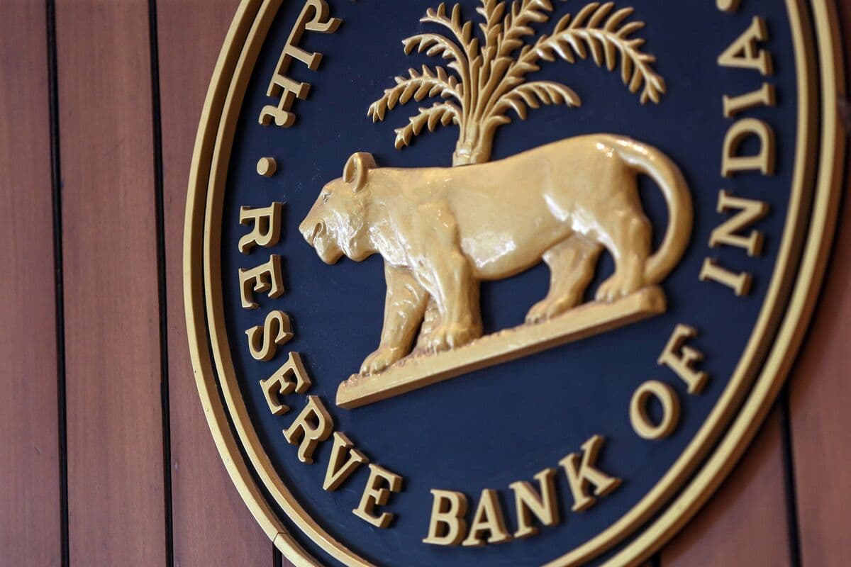 India RBI to Pay Record Dividend, Misses Market Estimates