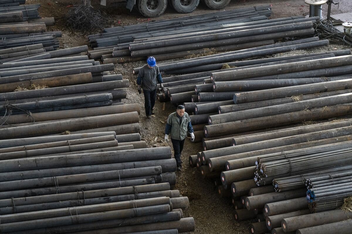 Iron Ore Falls to Two-Week Low on China Steel Demand Concerns